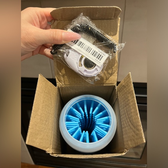 Healthy Paws portable pet foot cleaning cup (2 in 1) for dogs and cats (NEW) - Picture 4 of 8